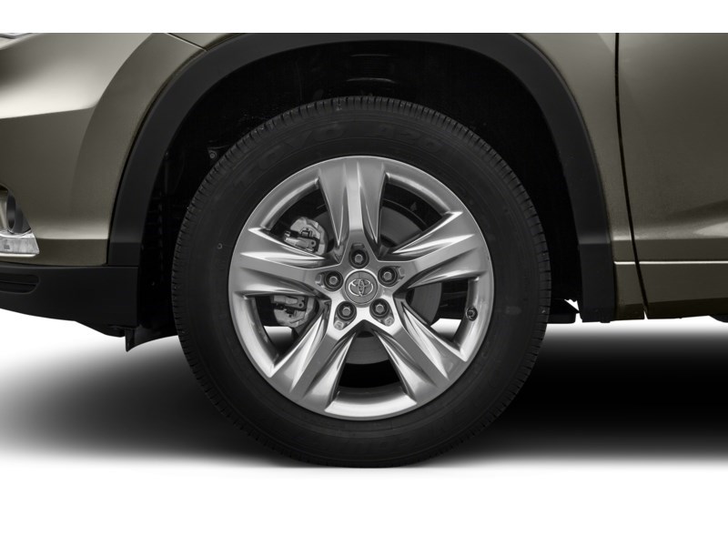 2015 Toyota Highlander XLE Exterior Shot 5