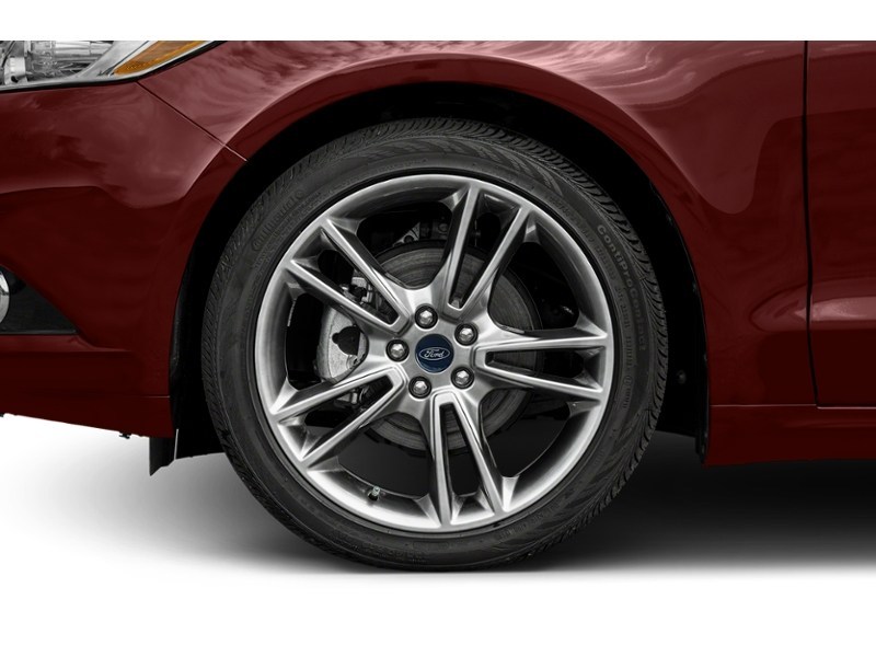 2013 Ford Fusion 4dr Sdn Titanium AWD Exterior Shot 5