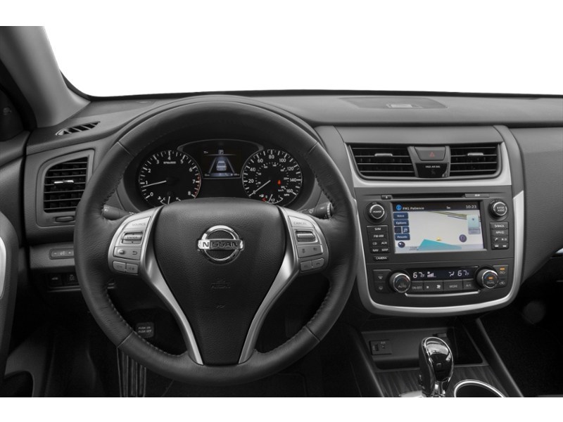2017 Nissan Altima 4dr Sdn I4 CVT 2.5 SL Interior Shot 3