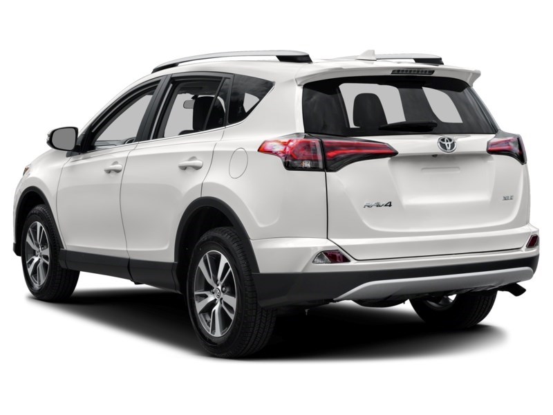 2016 Toyota RAV4 AWD 4dr XLE Exterior Shot 9