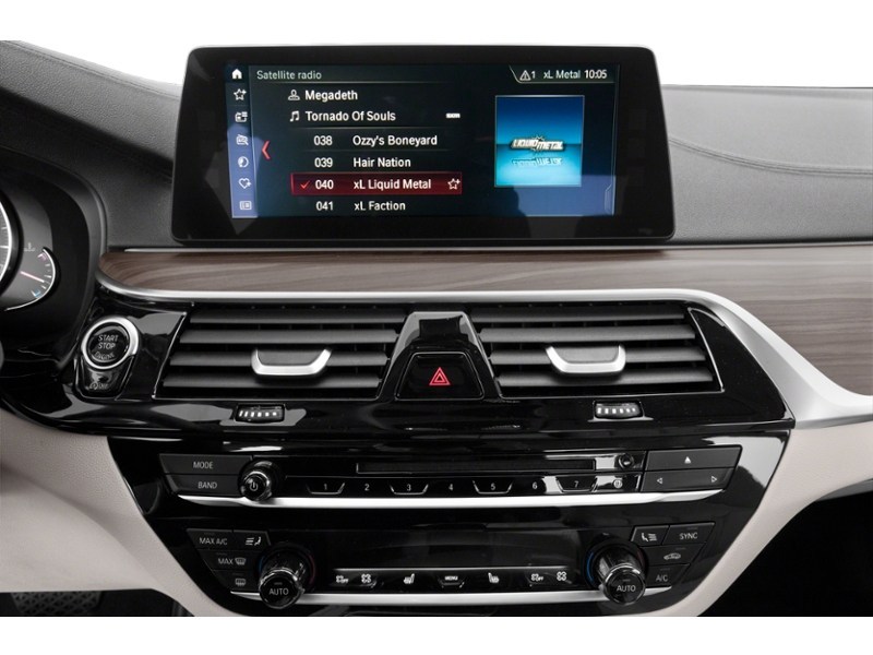 2018 BMW 5 Series 530i xDrive Sedan Interior Shot 2