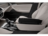 2018 BMW 5 Series 530i xDrive Sedan Interior Shot 7