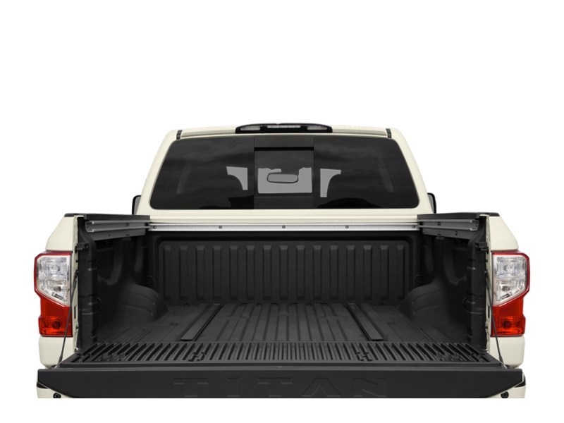 2018 Nissan Titan 4x4 Crew Cab PRO-4X Exterior Shot 4