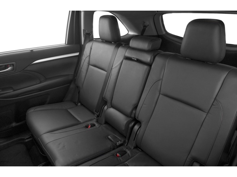 2019 Toyota Highlander AWD XLE Interior Shot 5