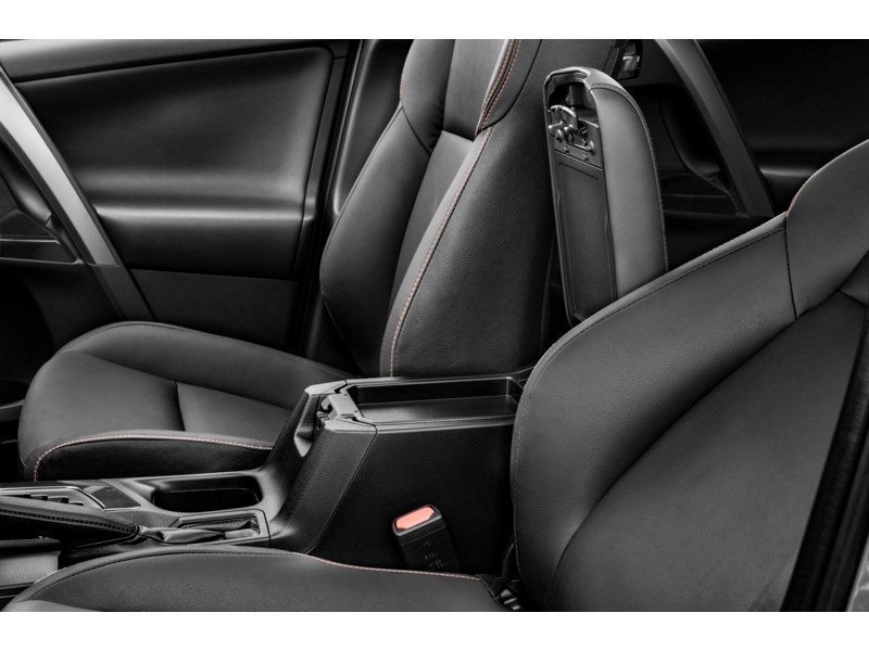 2018 Toyota RAV4 Hybrid AWD Hybrid SE Interior Shot 7