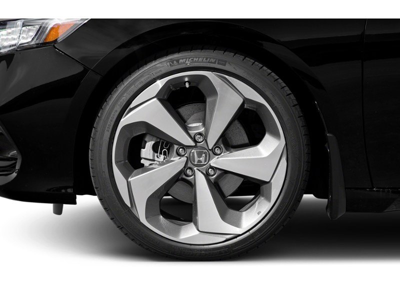 2018 Honda Accord Sedan Touring 2.0 Auto Exterior Shot 5