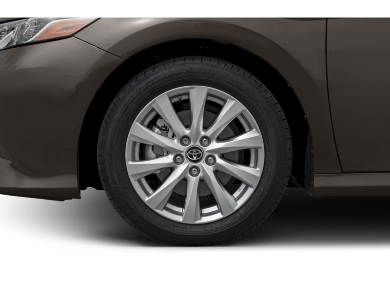 2019 Toyota Camry LE Auto Exterior Shot 5