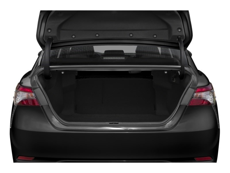 2020 Toyota Camry SE Auto Exterior Shot 4