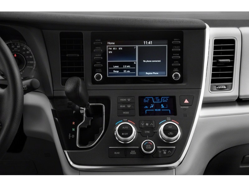 2020 Toyota Sienna LE 8-Passenger FWD Interior Shot 2