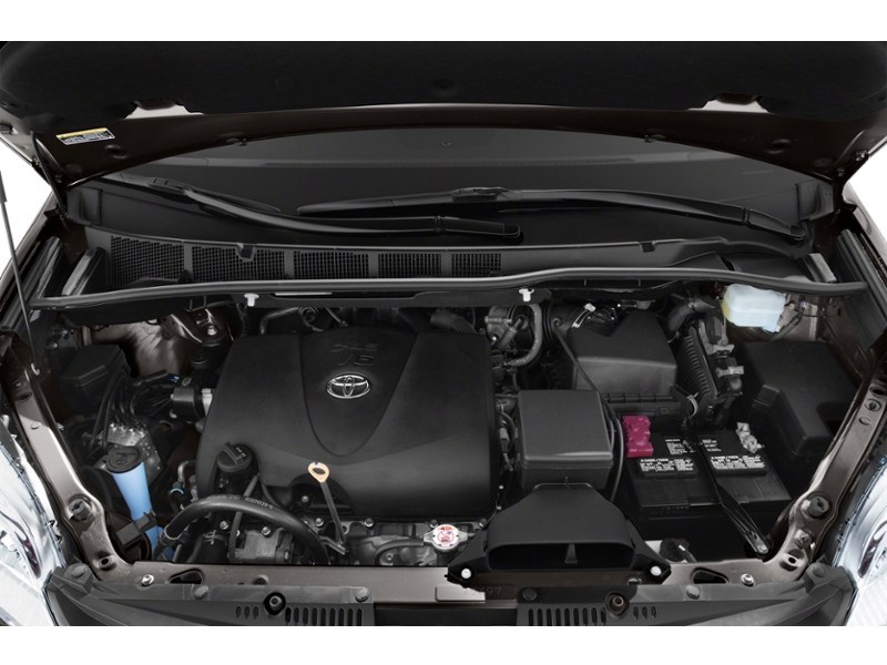 2020 Toyota Sienna LE 8-Passenger FWD Exterior Shot 3