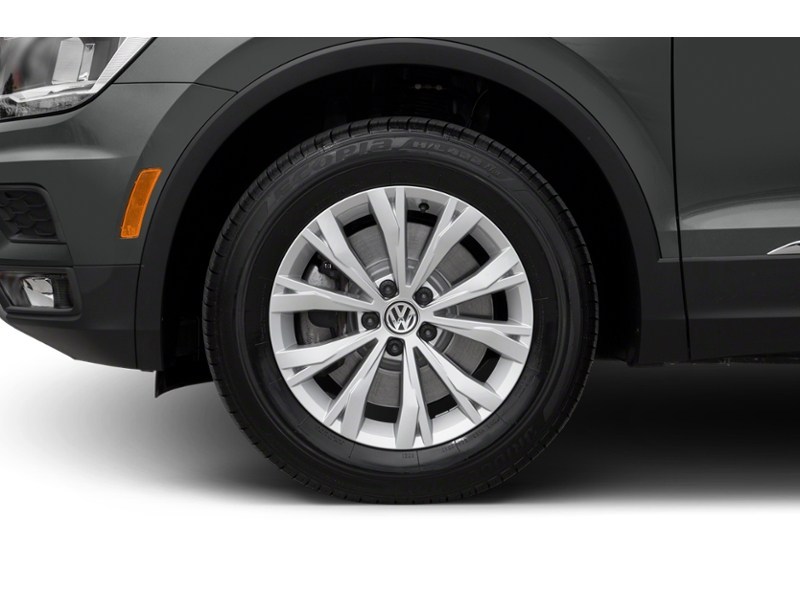 2018 Volkswagen Tiguan Trendline FWD Exterior Shot 5