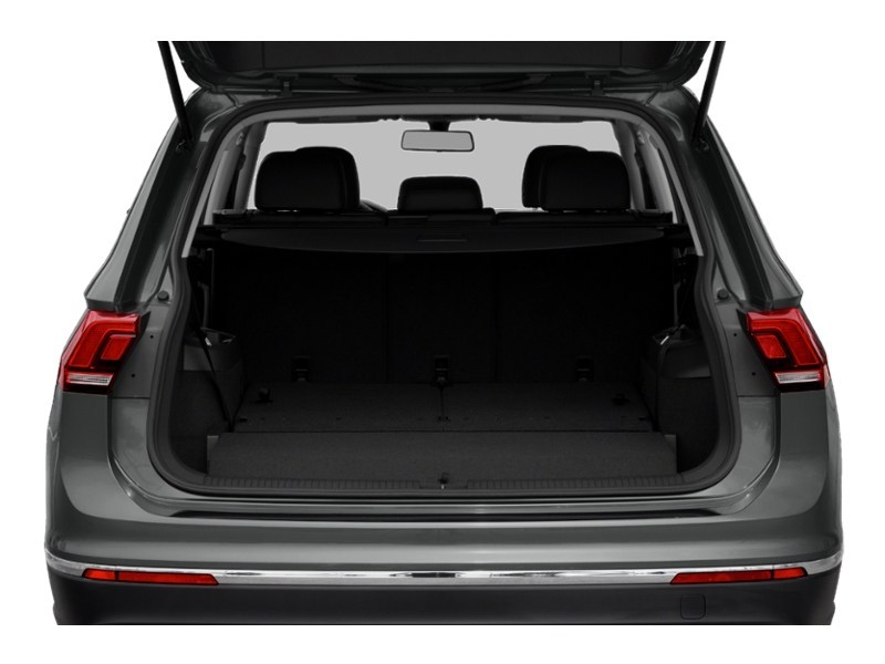 2018 Volkswagen Tiguan Trendline FWD Exterior Shot 4