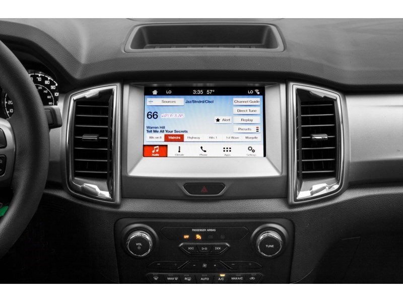 2021 Ford Ranger XLT 4WD SuperCrew 5' Box Interior Shot 2