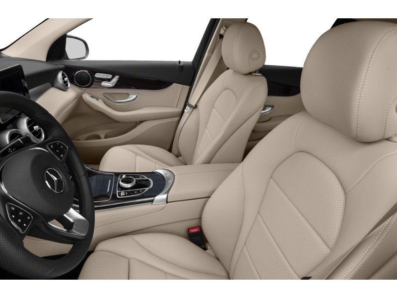 2019 Mercedes-Benz GLC 300 GLC 300 4MATIC SUV Interior Shot 4