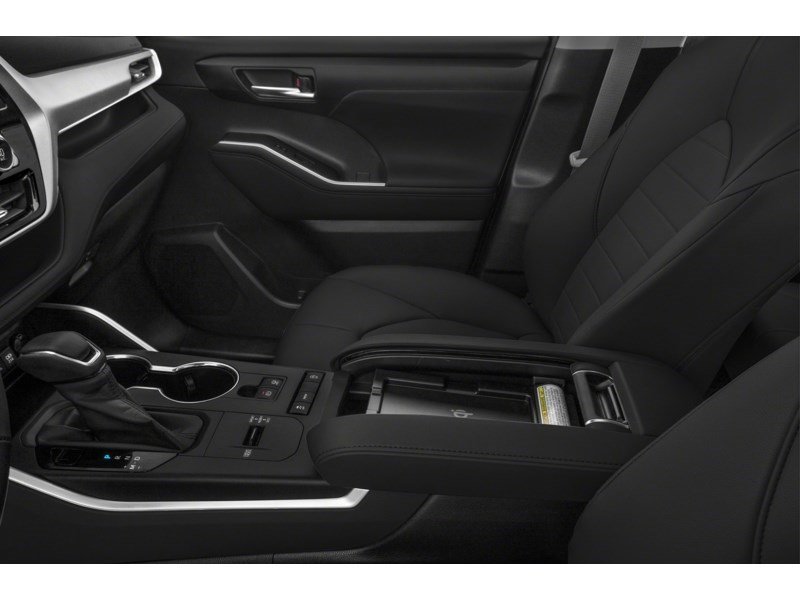 2022 Toyota Highlander XLE AWD Exterior Shot 11