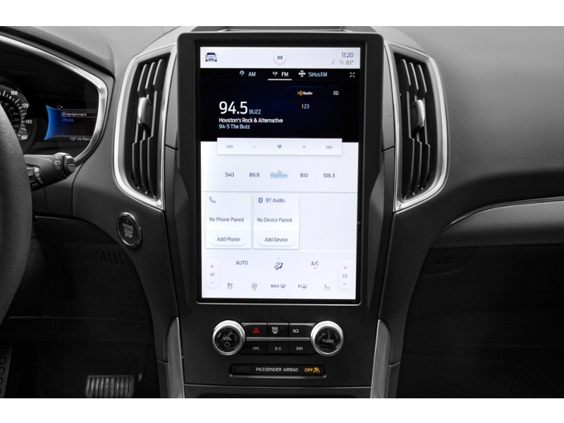 2022 Ford Edge Titanium AWD Interior Shot 2