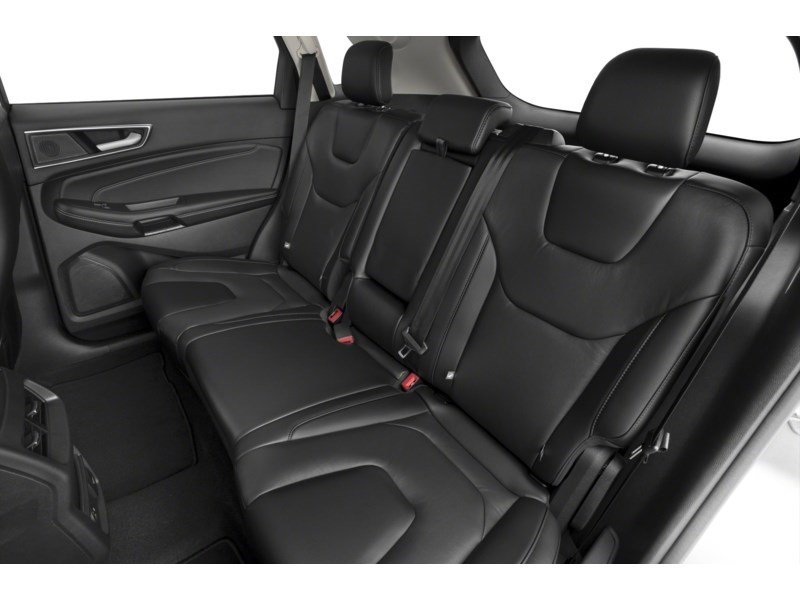2022 Ford Edge Titanium AWD Interior Shot 5