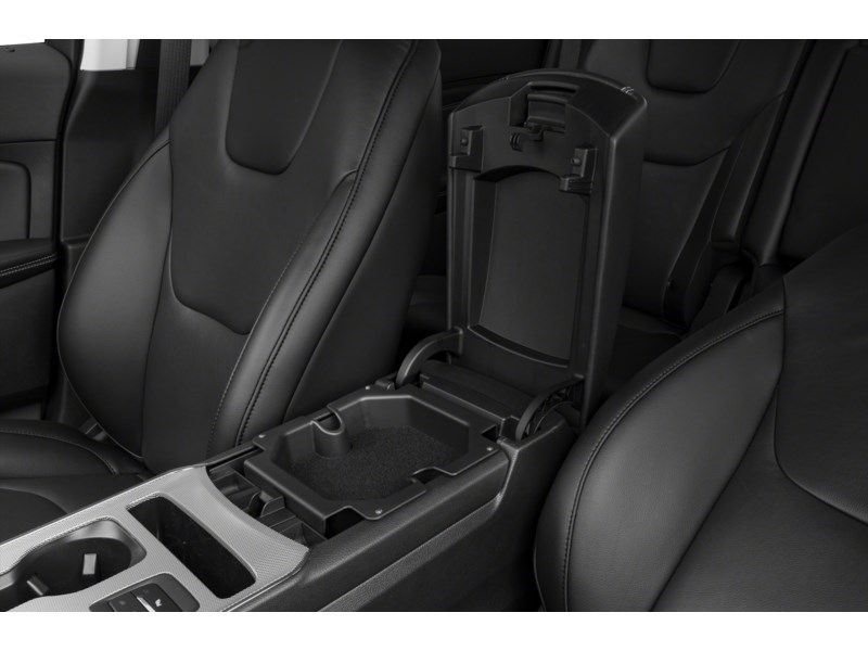 2024 Ford Edge Titanium AWD Interior Shot 7