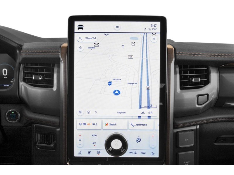 2022 Ford F-150 Lightning LARIAT 4WD SuperCrew 5.5' Box Interior Shot 8