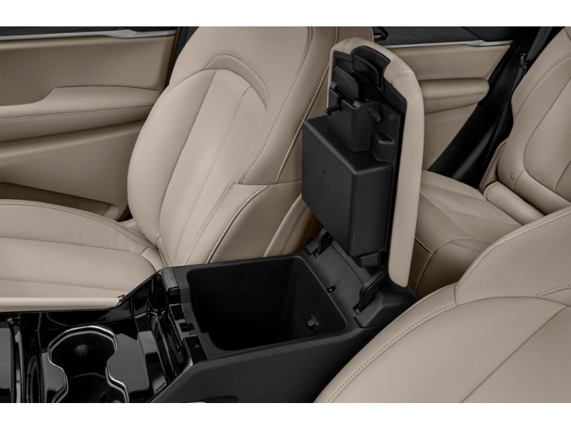 2024 Jeep Grand Cherokee Altitude 4x4 Interior Shot 7
