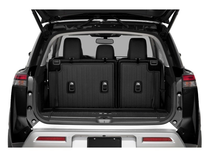 2022 Nissan Pathfinder Platinum 4WD Exterior Shot 4
