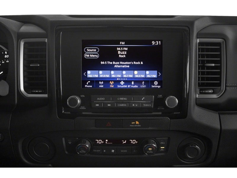 2022 Nissan Frontier Crew Cab SV Long Bed 4x4 Interior Shot 2