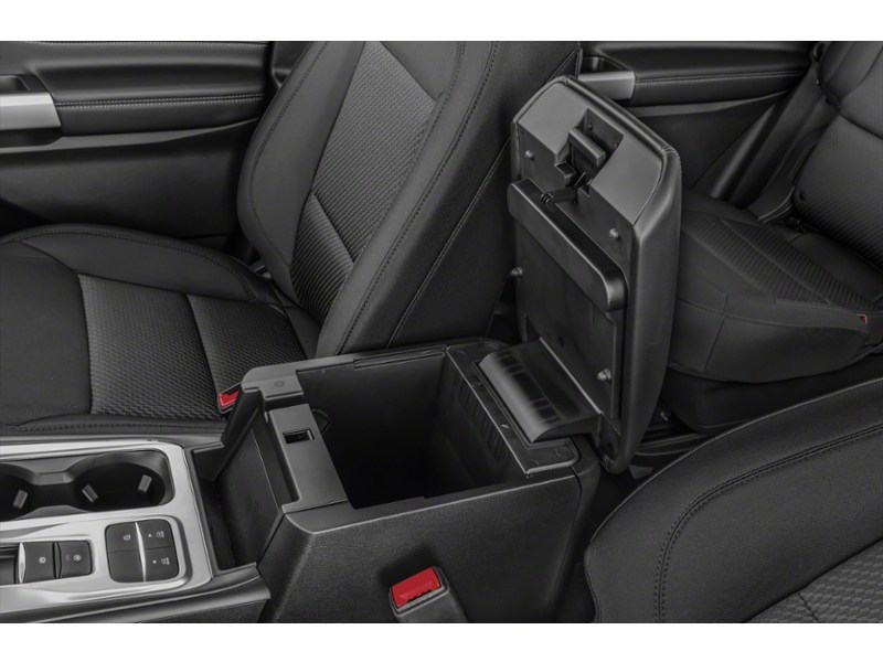2023 Ford Explorer XLT 4WD Interior Shot 7