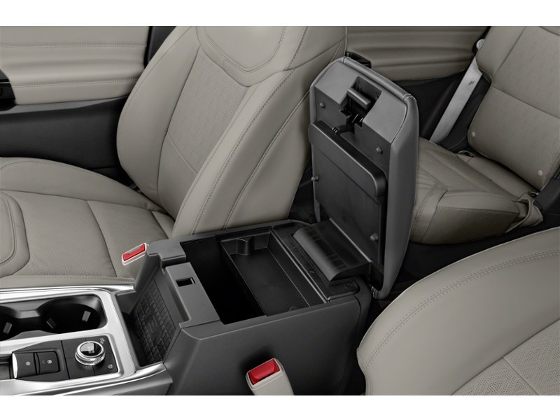2023 Ford Explorer Platinum 4WD Interior Shot 7