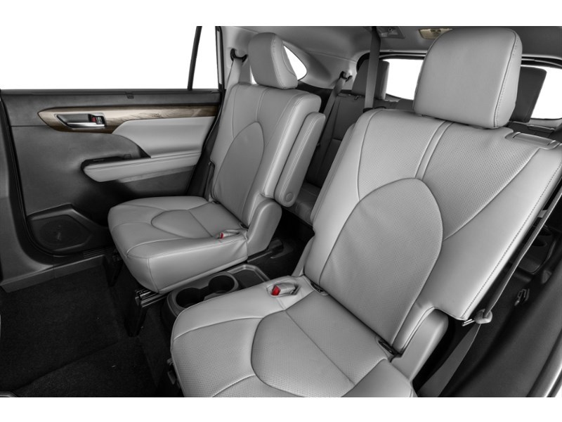 2026 Toyota Highlander Hybrid Hybrid Limited AWD Interior Shot 5
