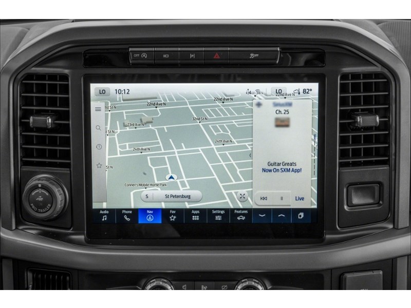 2024 Ford F-150 XLT 4WD SuperCrew 5.5' Box Interior Shot 8