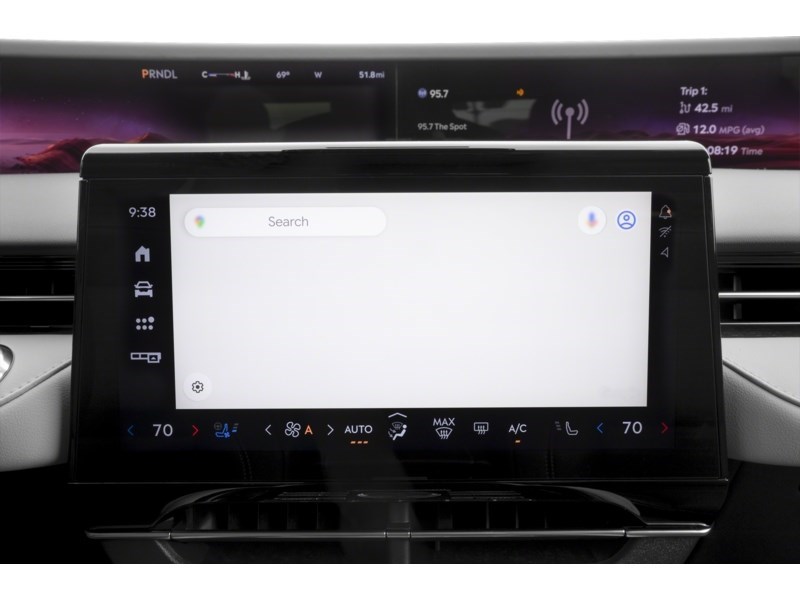 2026 Lincoln Nautilus Reserve AWD Interior Shot 8