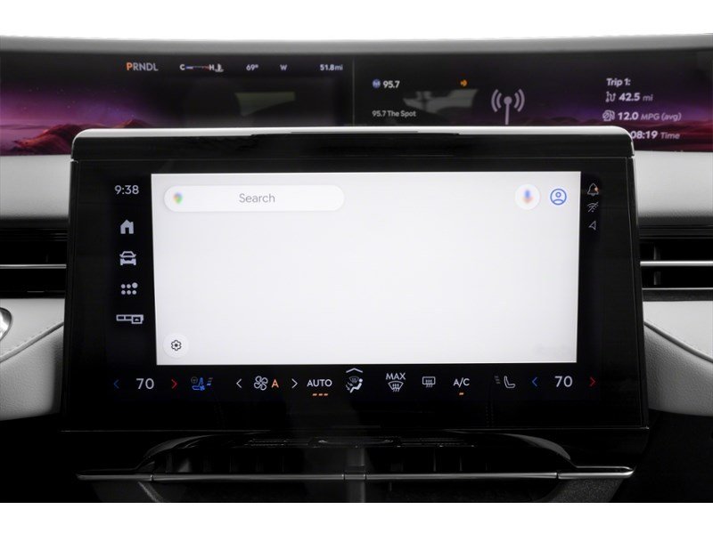 2026 Lincoln Nautilus Premiere AWD Interior Shot 8