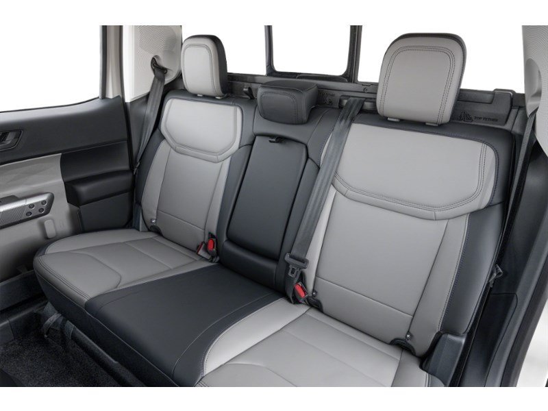 2025 Ford Maverick LARIAT AWD SuperCrew Interior Shot 5