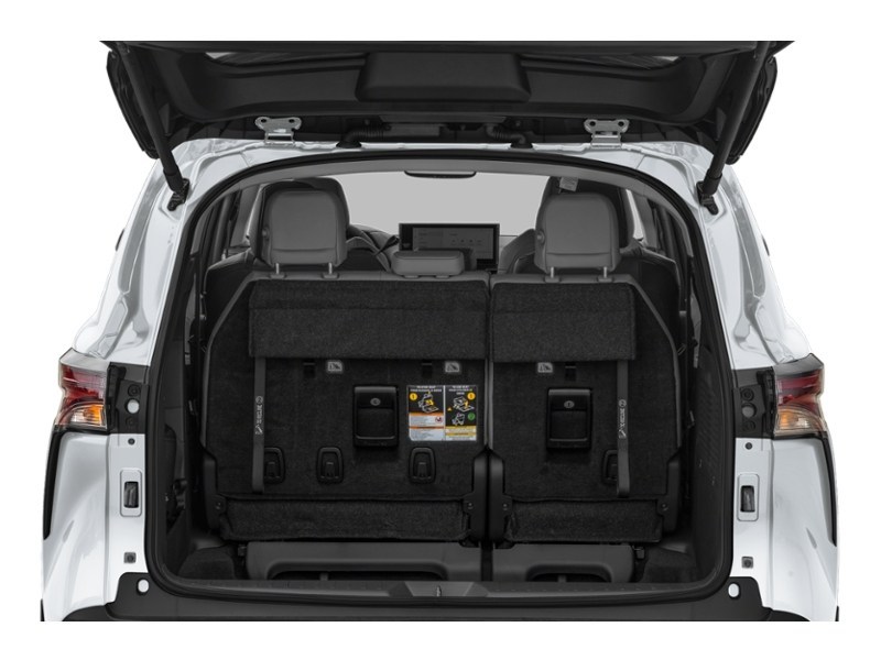 2026 Toyota Sienna XLE 8-Passenger FWD Exterior Shot 4
