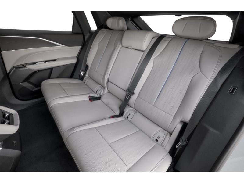2027 Cadillac LYRIQ 4dr Signature Sport Interior Shot 5
