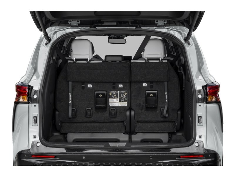 2026 Toyota Sienna XSE 7-Passenger AWD Exterior Shot 4