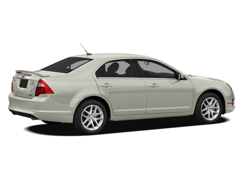 2012 Ford Fusion 4dr Sdn SE FWD White Suede  Shot 32