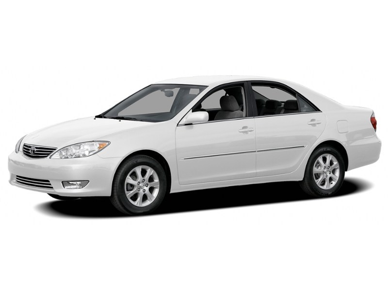 2006 Toyota Camry 4dr Sdn LE Auto Titanium Metallic  Shot 4