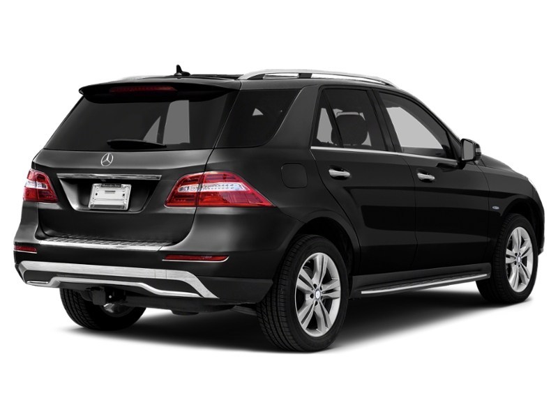 2013 Mercedes-Benz M-Class 4MATIC 4dr ML 350 BlueTEC Obsidian Black Metallic  Shot 24