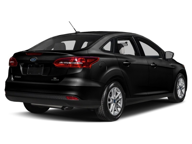 2015 Ford Focus 4dr Sdn SE Tuxedo Black Metallic  Shot 36