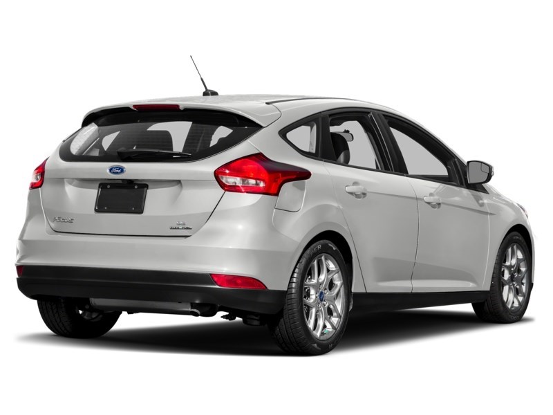2015 Ford Focus 5dr HB SE Oxford White  Shot 44