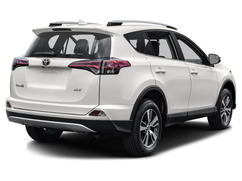 2017 Toyota RAV4 AWD 4dr XLE Alpine White  Shot 2