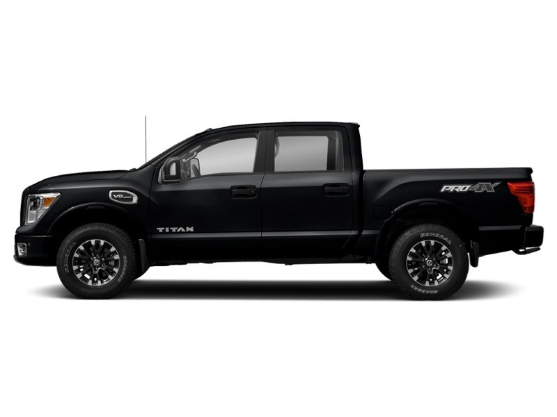 2018 Nissan Titan 4x4 Crew Cab PRO-4X Magnetic Black Metallic  Shot 11