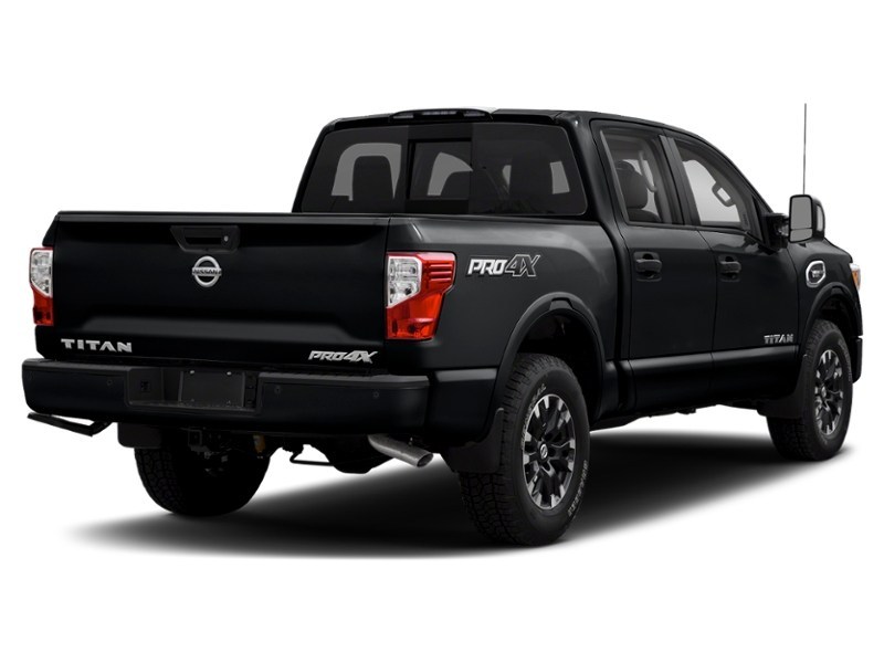 2018 Nissan Titan 4x4 Crew Cab PRO-4X Magnetic Black Metallic  Shot 8