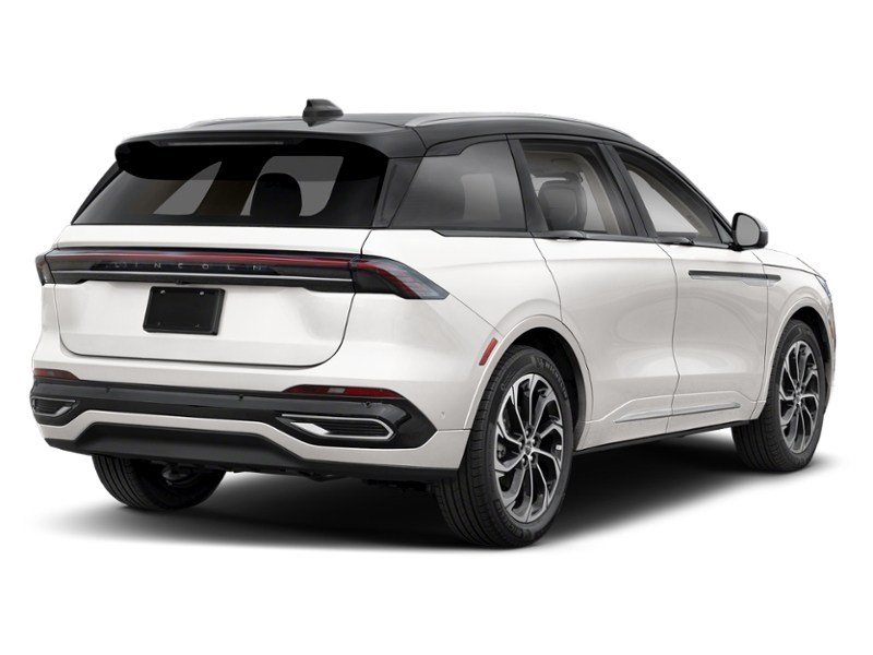 2026 Lincoln Nautilus Premiere AWD White Platinum Metallic Tri-Coat  Shot 2